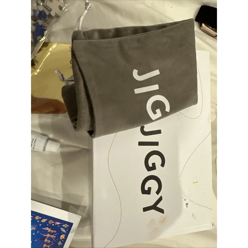 Jiggy Puzzle Rockettes Bag, Glue NIB